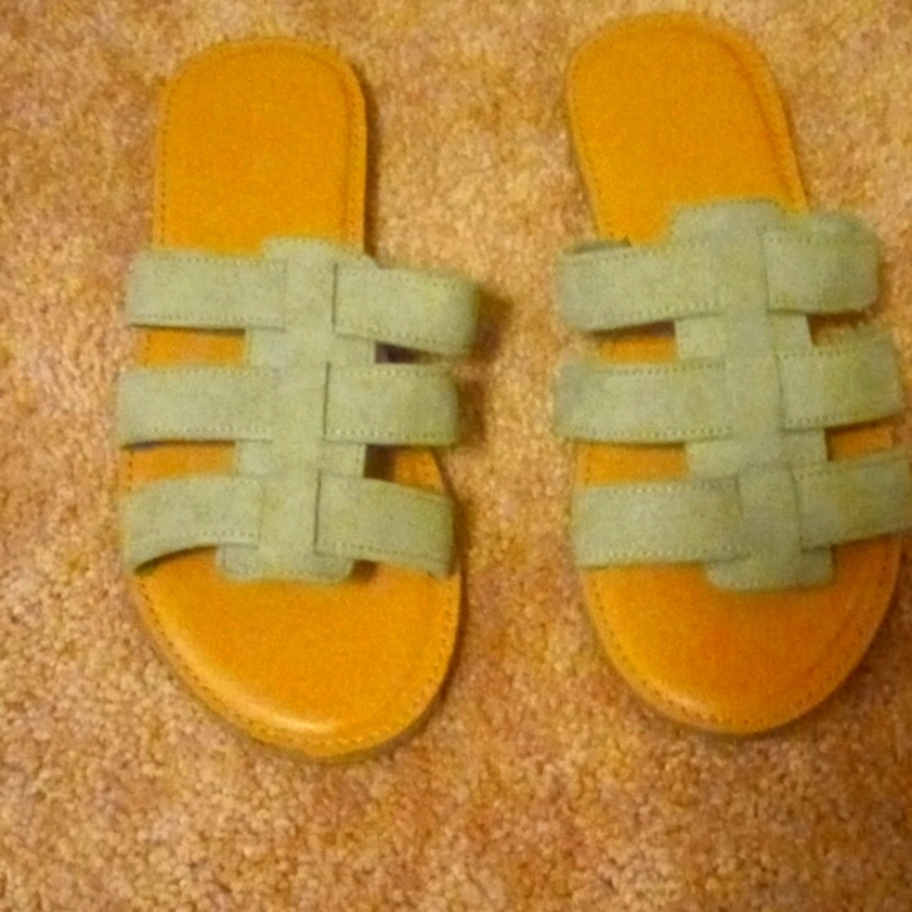 Sandles 👡